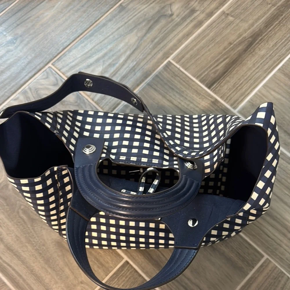 Tory Burch Blue and White Tote with Woven Pattern and Structured Shape - Picture 3 of 4